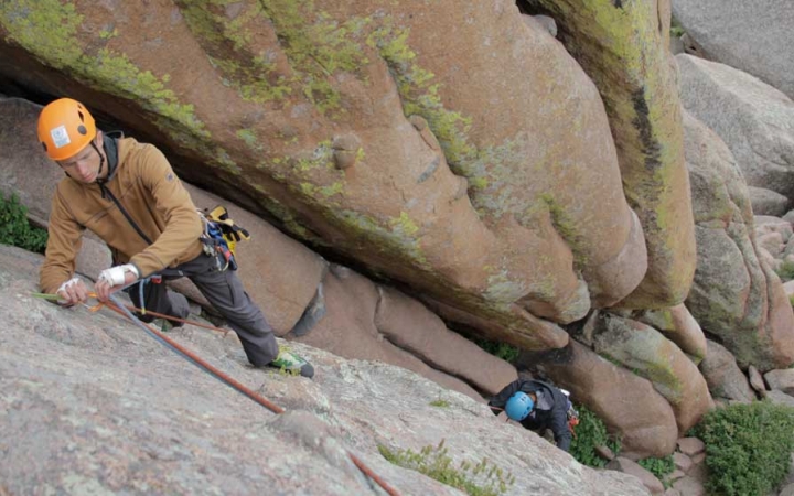 rock climbing camp for teens